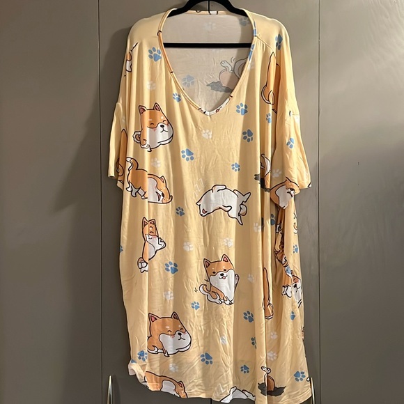 Other - 🪩5/$20 Oversized Corgi Nightgown with pockets